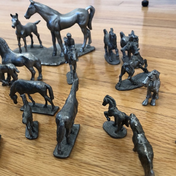 RAWCLIFF PEWTER HORSES - 17 in set - Picture 5 of 5